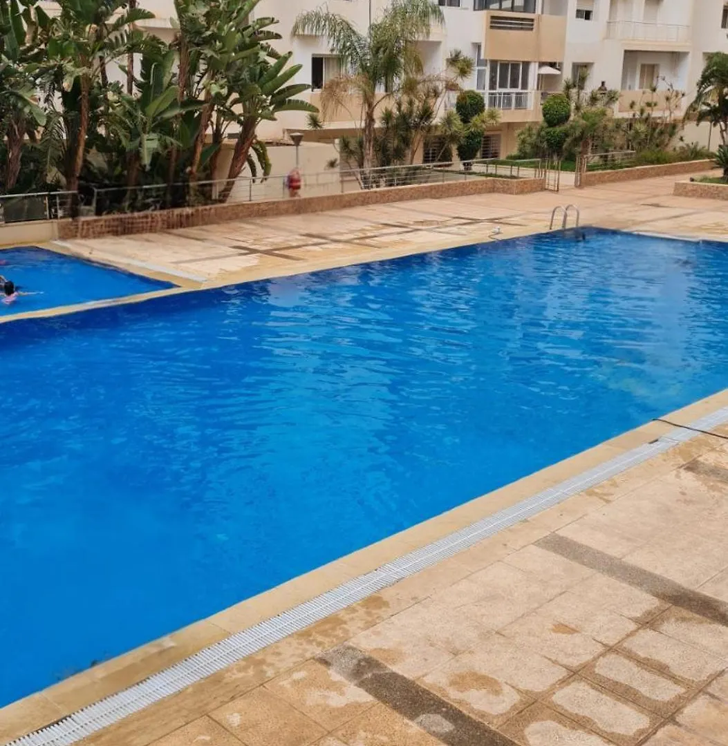 Private Room In A Shared Apartment With Pool 阿加迪尔 民宿